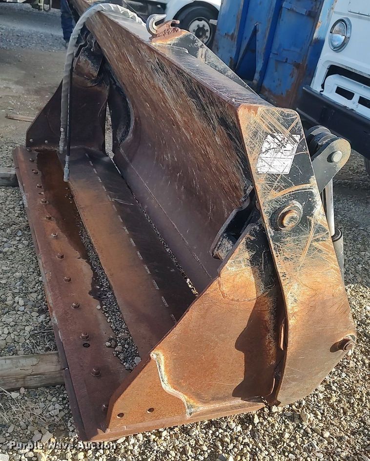 image for item LG9557 Four-in-one bucket