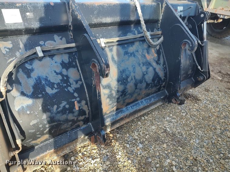 image for item LG9557 Four-in-one bucket