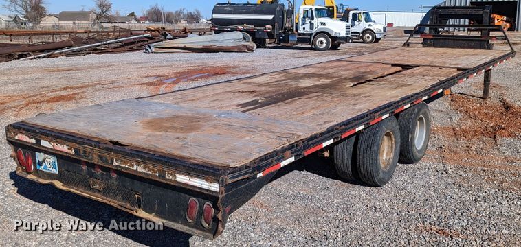 image for item LP9207 2008 Lone Star  equipment trailer