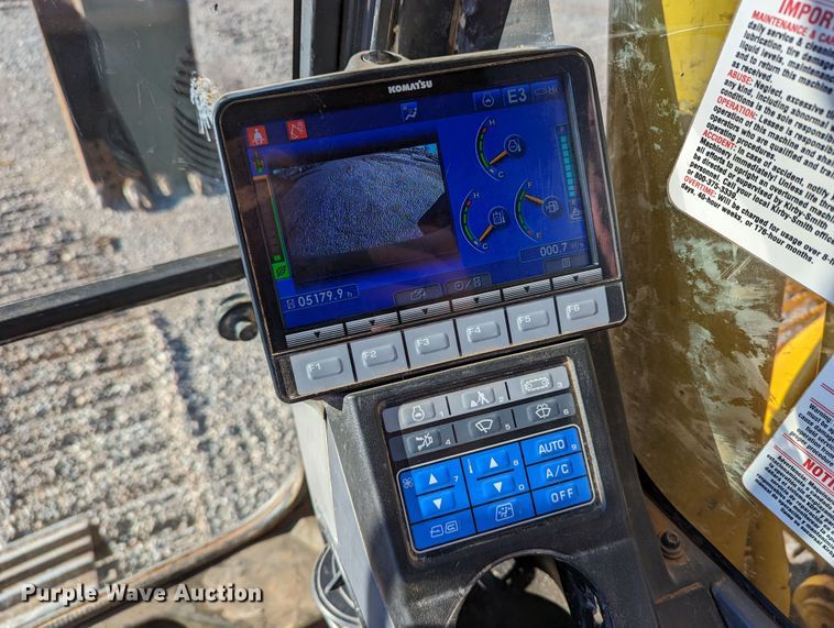 image for item LP9208 2018 Komatsu PC170LC-11  excavator