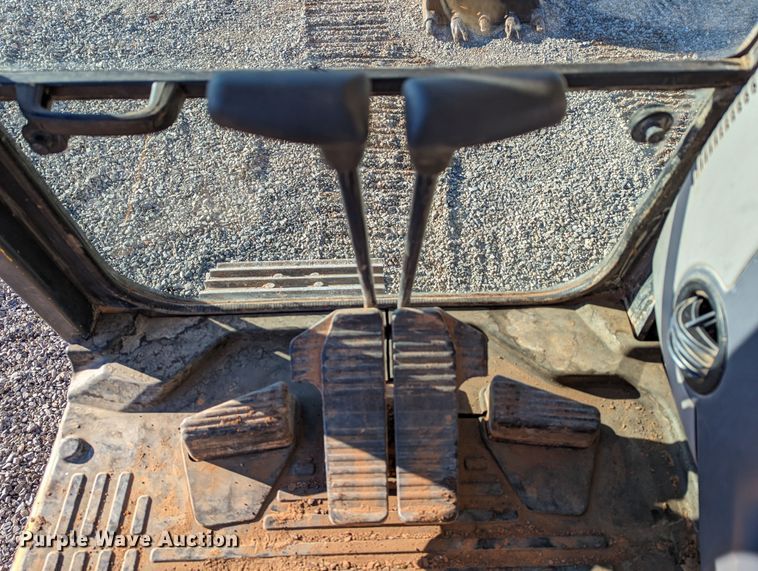 image for item LP9208 2018 Komatsu PC170LC-11  excavator
