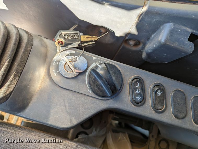 image for item LP9208 2018 Komatsu PC170LC-11  excavator