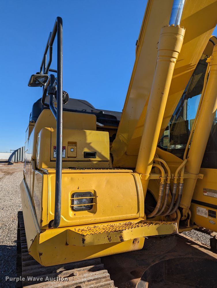 image for item LP9208 2018 Komatsu PC170LC-11  excavator