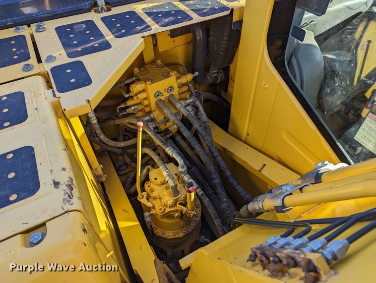 image for item LP9208 2018 Komatsu PC170LC-11  excavator