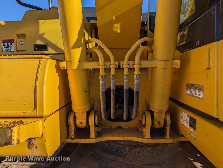 image for item LP9208 2018 Komatsu PC170LC-11  excavator