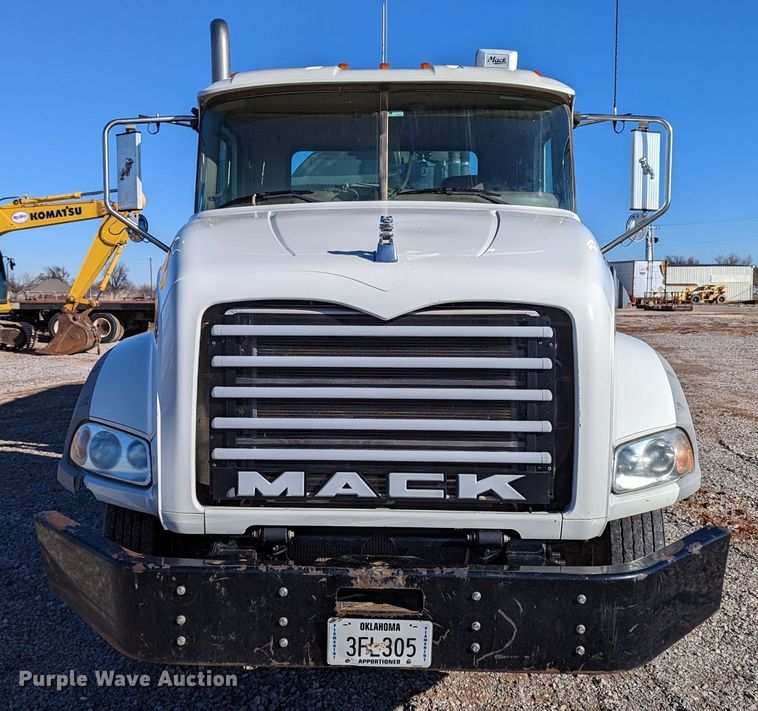 image for item LP9209 2013 Mack GU813  vacuum truck