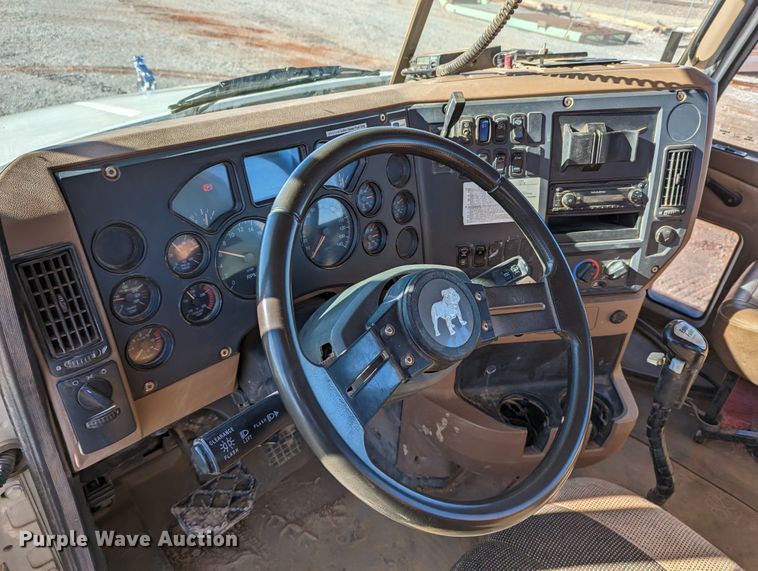 image for item LP9209 2013 Mack GU813  vacuum truck