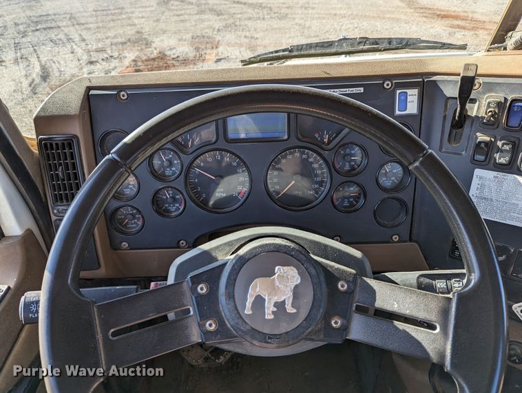 image for item LP9209 2013 Mack GU813  vacuum truck