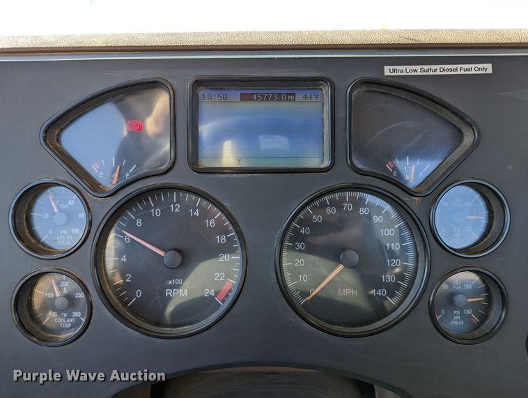 image for item LP9209 2013 Mack GU813  vacuum truck