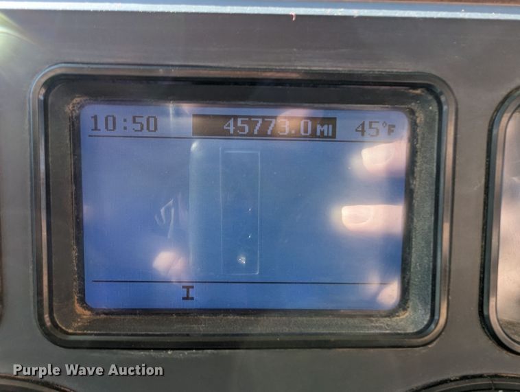 image for item LP9209 2013 Mack GU813  vacuum truck