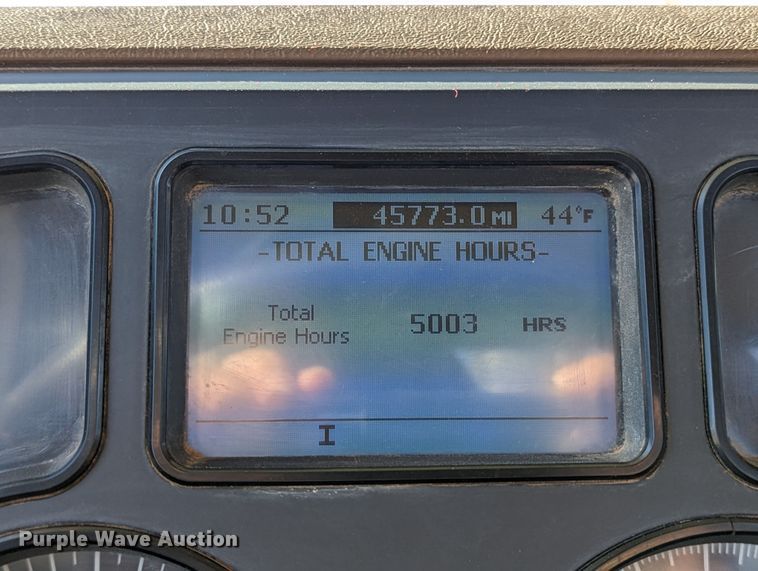 image for item LP9209 2013 Mack GU813  vacuum truck