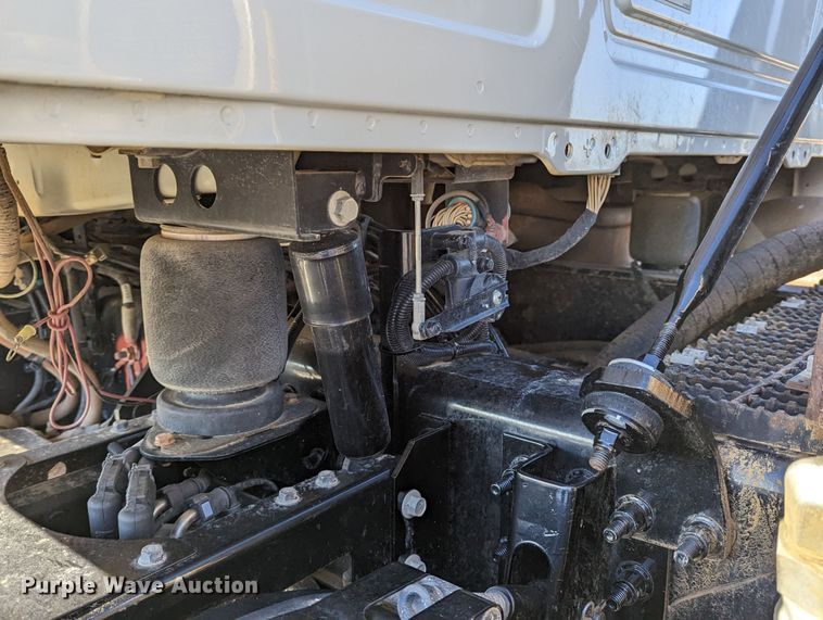 image for item LP9209 2013 Mack GU813  vacuum truck