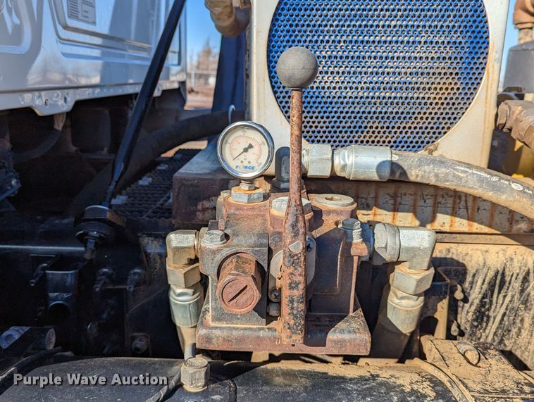 image for item LP9209 2013 Mack GU813  vacuum truck