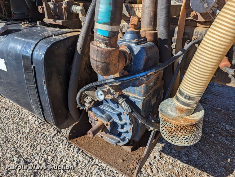 image for item LP9209 2013 Mack GU813  vacuum truck