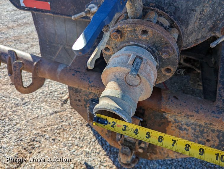 image for item LP9209 2013 Mack GU813  vacuum truck