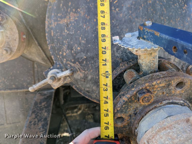 image for item LP9209 2013 Mack GU813  vacuum truck