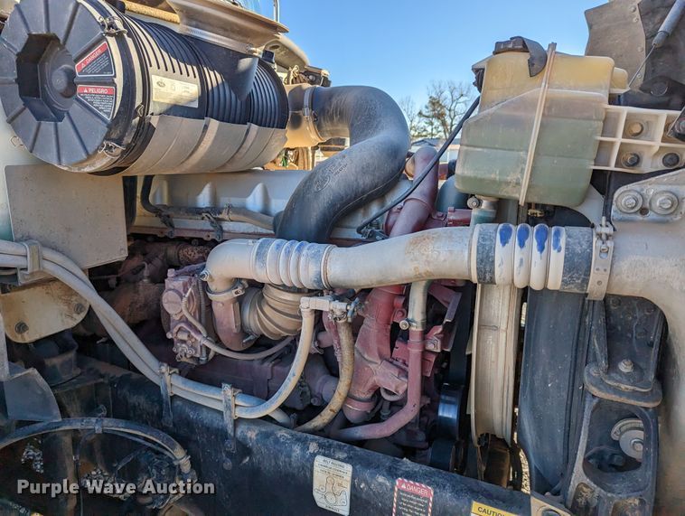 image for item LP9209 2013 Mack GU813  vacuum truck