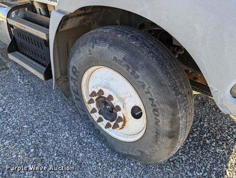 image for item LP9209 2013 Mack GU813  vacuum truck