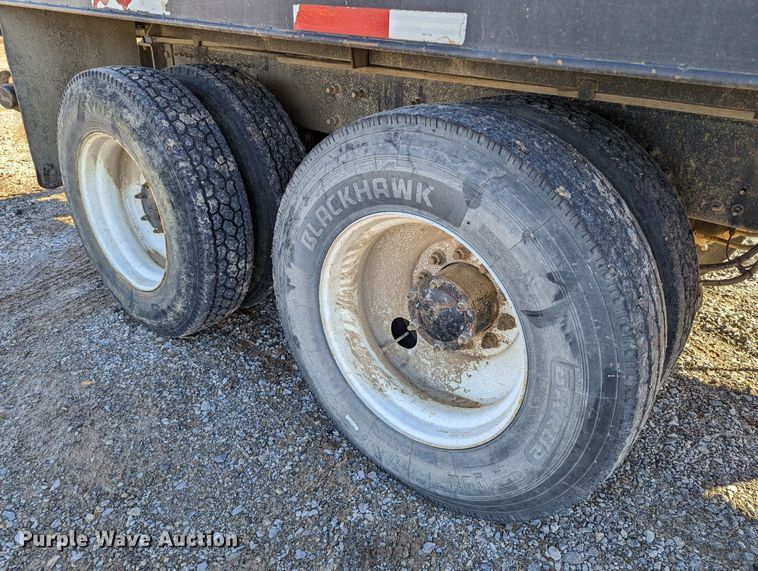 image for item LP9209 2013 Mack GU813  vacuum truck