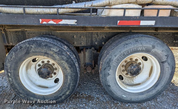 image for item LP9209 2013 Mack GU813  vacuum truck