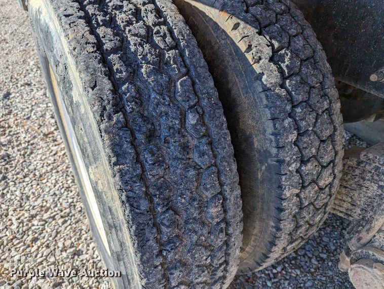 image for item LP9209 2013 Mack GU813  vacuum truck