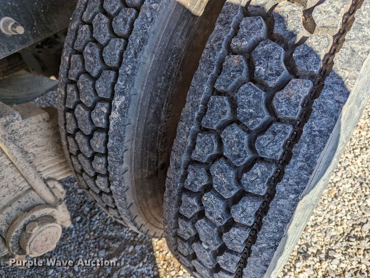 image for item LP9209 2013 Mack GU813  vacuum truck