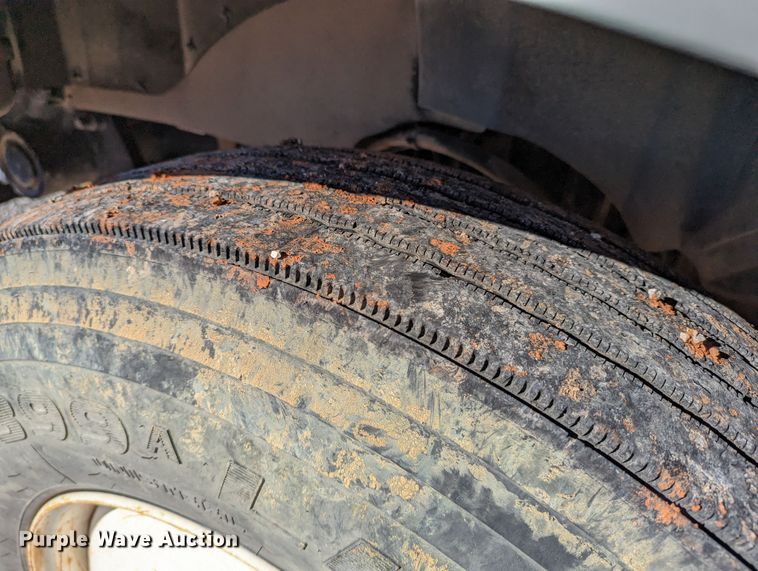 image for item LP9209 2013 Mack GU813  vacuum truck