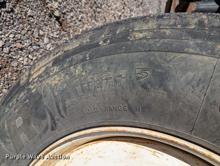 image for item LP9209 2013 Mack GU813  vacuum truck