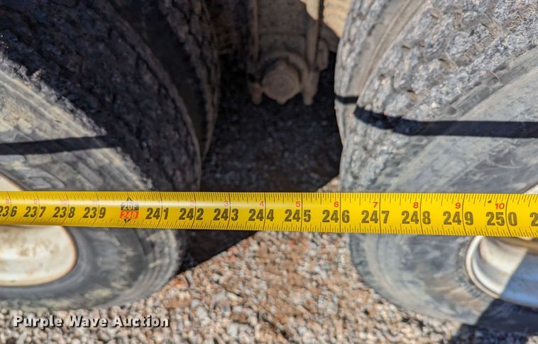 image for item LP9209 2013 Mack GU813  vacuum truck