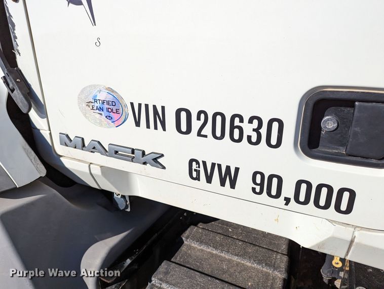 image for item LP9209 2013 Mack GU813  vacuum truck