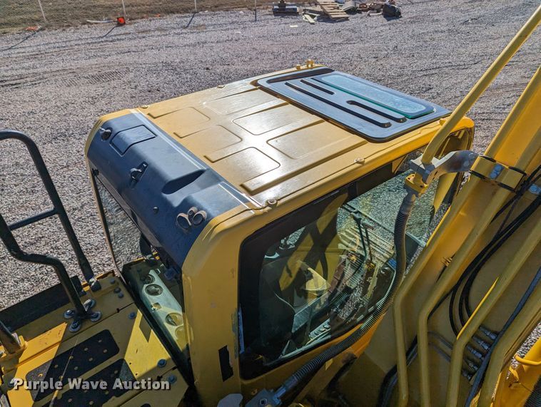 image for item LP9210 2017 Komatsu PC290LC-11  excavator