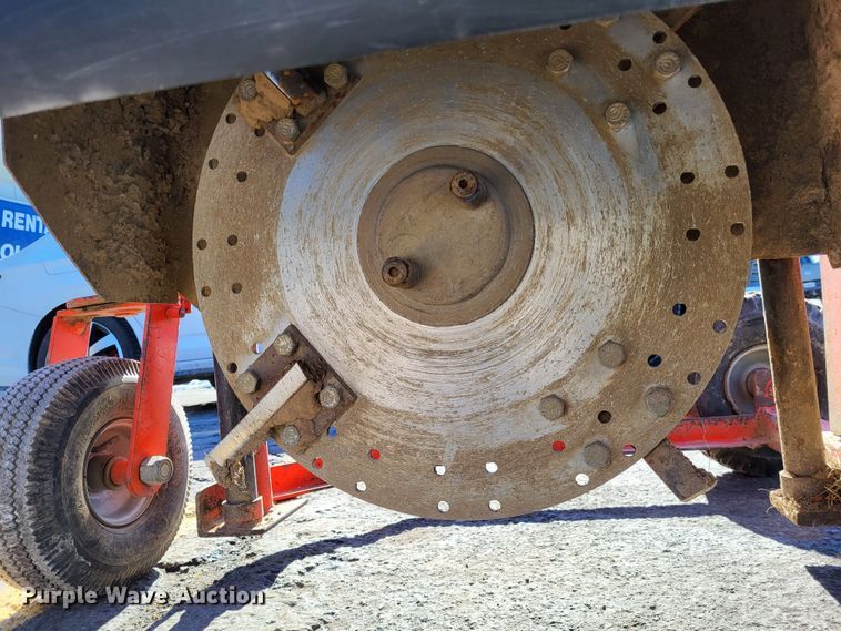 image for item LR9169 Kwik-trench KT200B  trencher