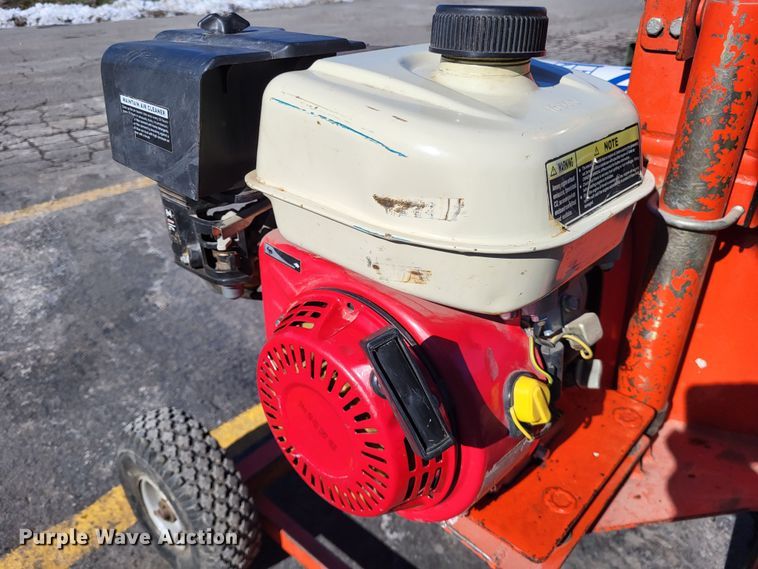 image for item LR9169 Kwik-trench KT200B  trencher