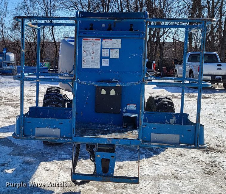 image for item LR9172 2003 Genie Z45/25  boom lift