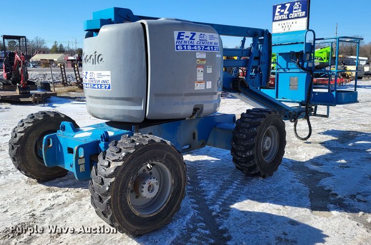 image for item LR9172 2003 Genie Z45/25  boom lift