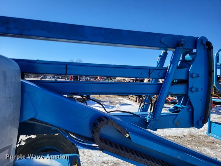image for item LR9172 2003 Genie Z45/25  boom lift