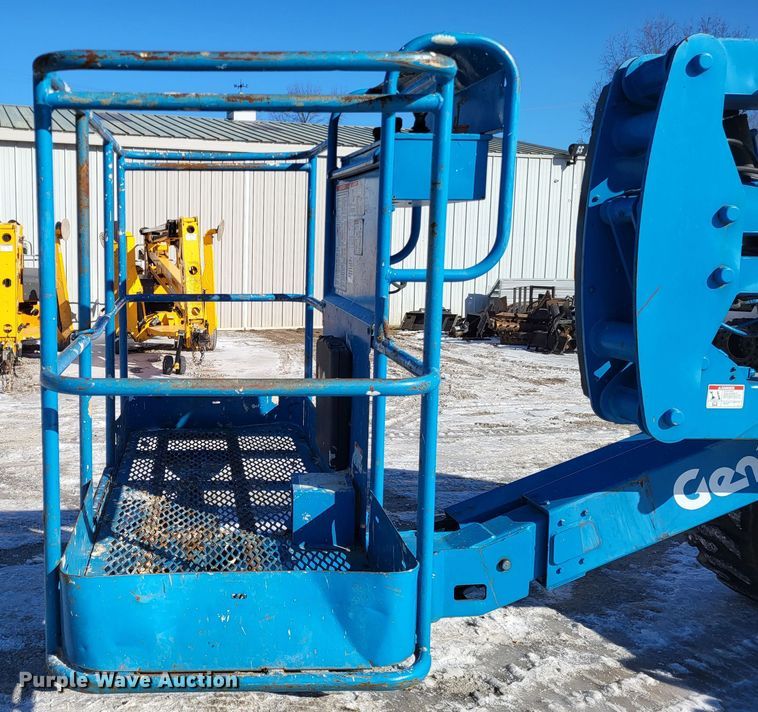 image for item LR9172 2003 Genie Z45/25  boom lift