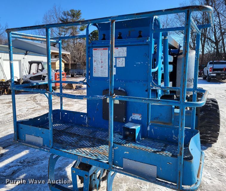 image for item LR9172 2003 Genie Z45/25  boom lift