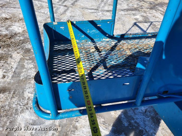 image for item LR9172 2003 Genie Z45/25  boom lift