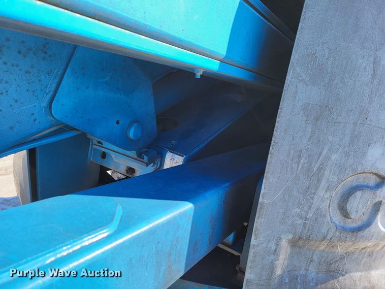 image for item LR9172 2003 Genie Z45/25  boom lift