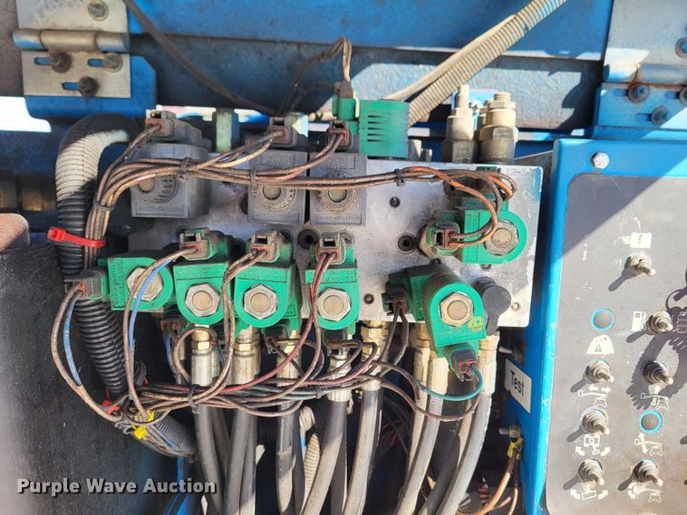 image for item LR9172 2003 Genie Z45/25  boom lift