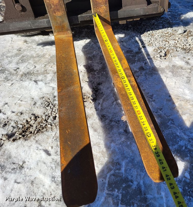 image for item LR9173 2003 Yale GTP050RGNUAE084  forklift