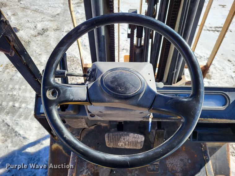 image for item LR9173 2003 Yale GTP050RGNUAE084  forklift