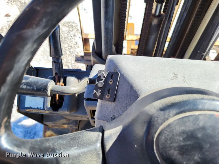 image for item LR9173 2003 Yale GTP050RGNUAE084  forklift