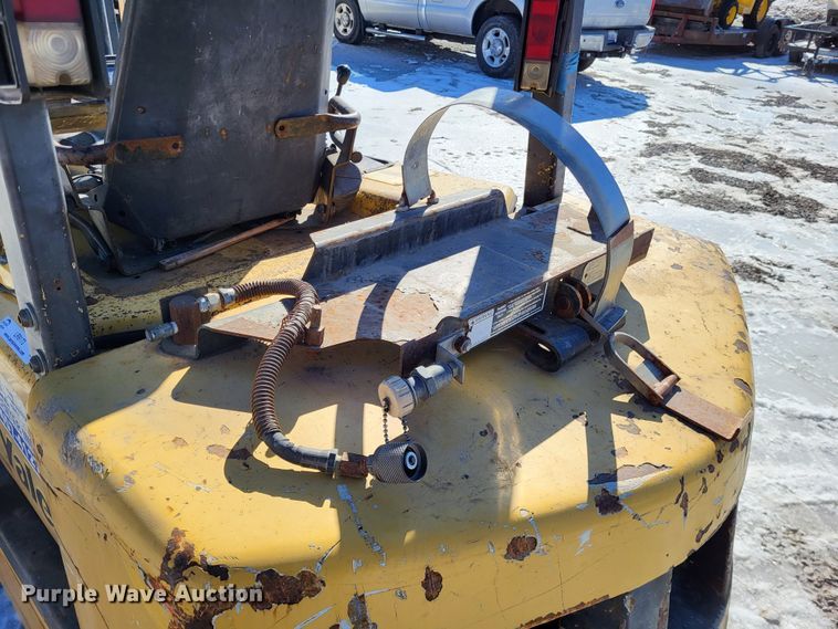 image for item LR9173 2003 Yale GTP050RGNUAE084  forklift