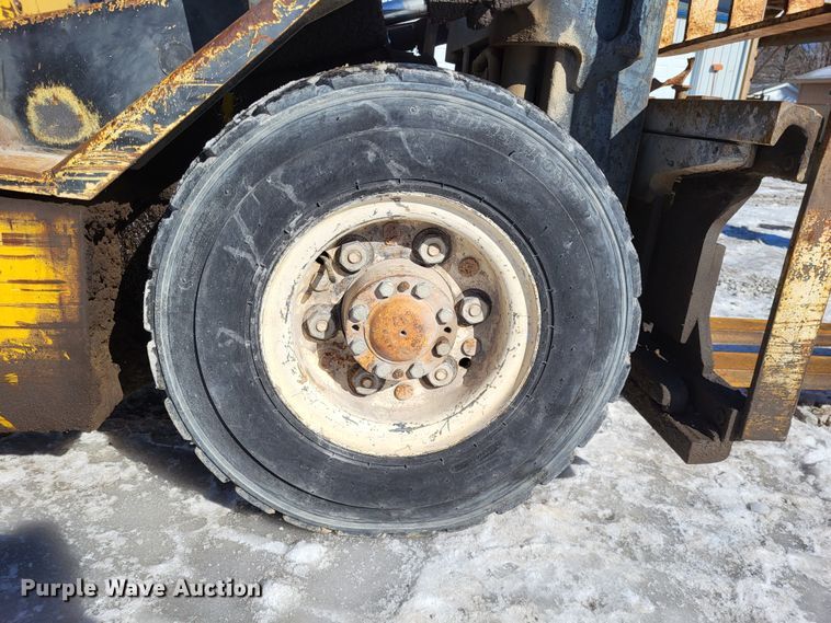 image for item LR9173 2003 Yale GTP050RGNUAE084  forklift