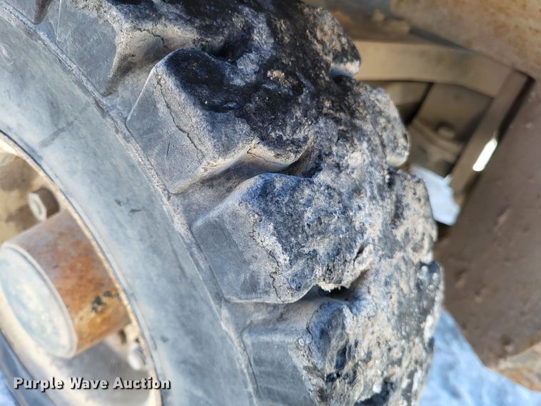 image for item LR9173 2003 Yale GTP050RGNUAE084  forklift