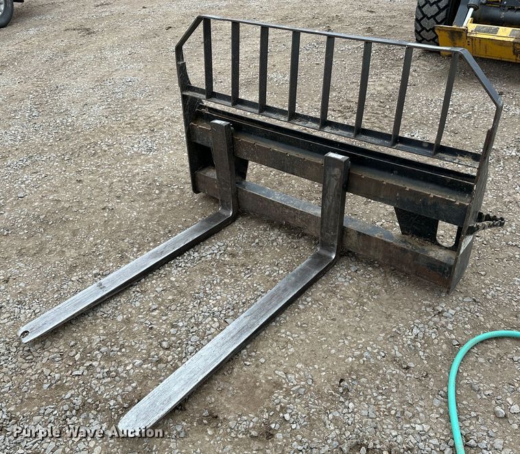 image for item LT9461 John Deere  skid steer forks