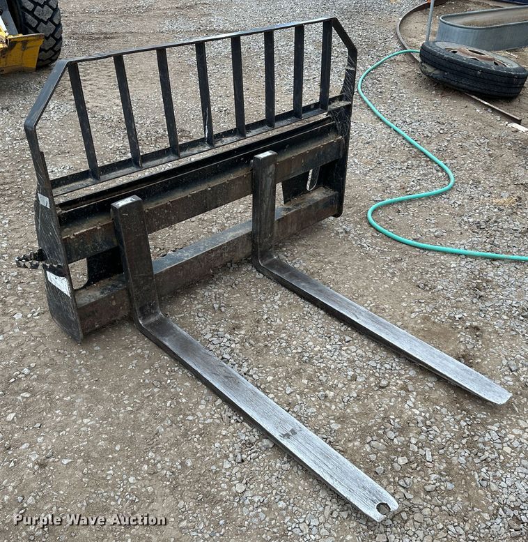 image for item LT9461 John Deere  skid steer forks