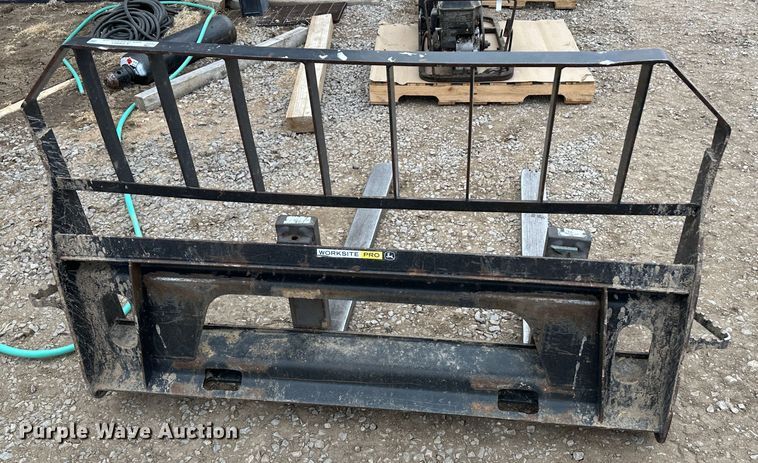 image for item LT9461 John Deere  skid steer forks